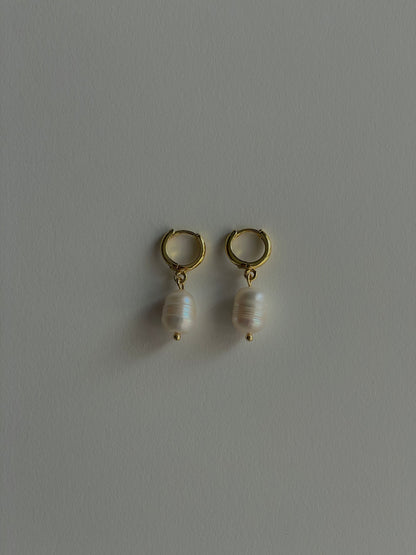 Cultivated pearl earrings