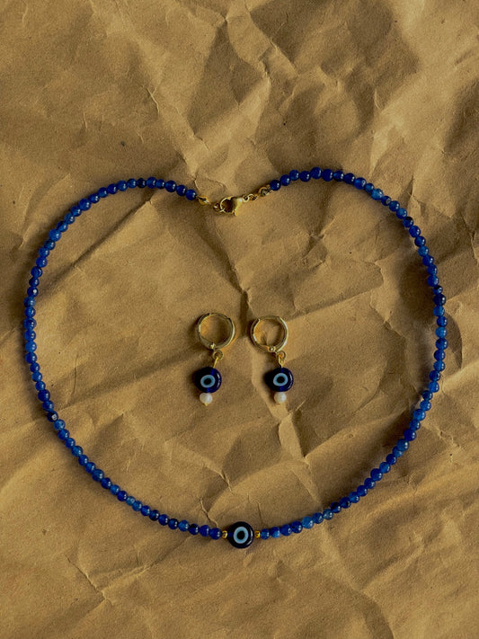 Ein beaded necklace